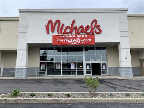 is michaels craft store open today